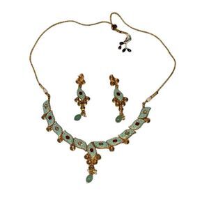 Indian ethnic Elegant Gold and Green Jewelry Set